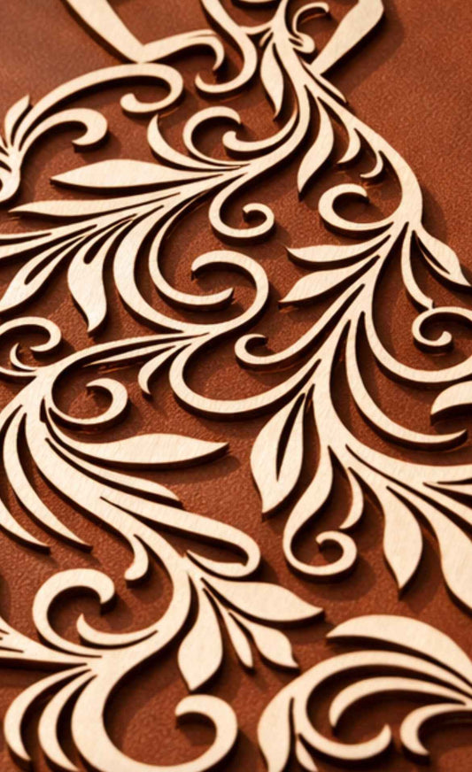 Robe en bois décorative de la marque Le Bois Elégant, sculptée en forme de robe élégante, pour décoration intérieure.