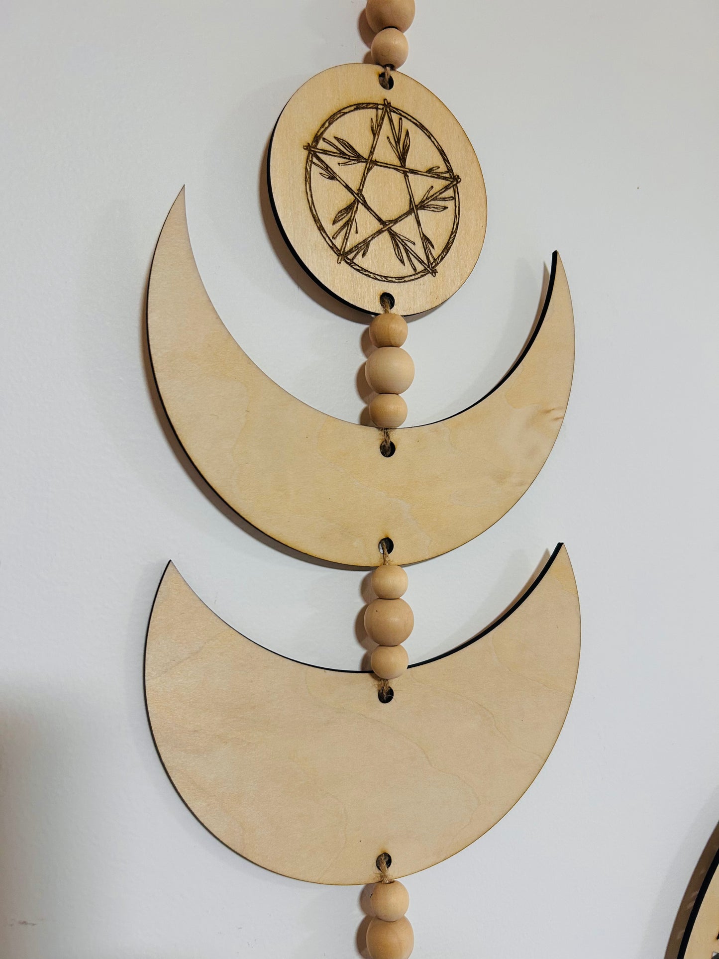 Suspension Murale Phases de Lune Personnalisable – 76 cm Le Bois Elégant