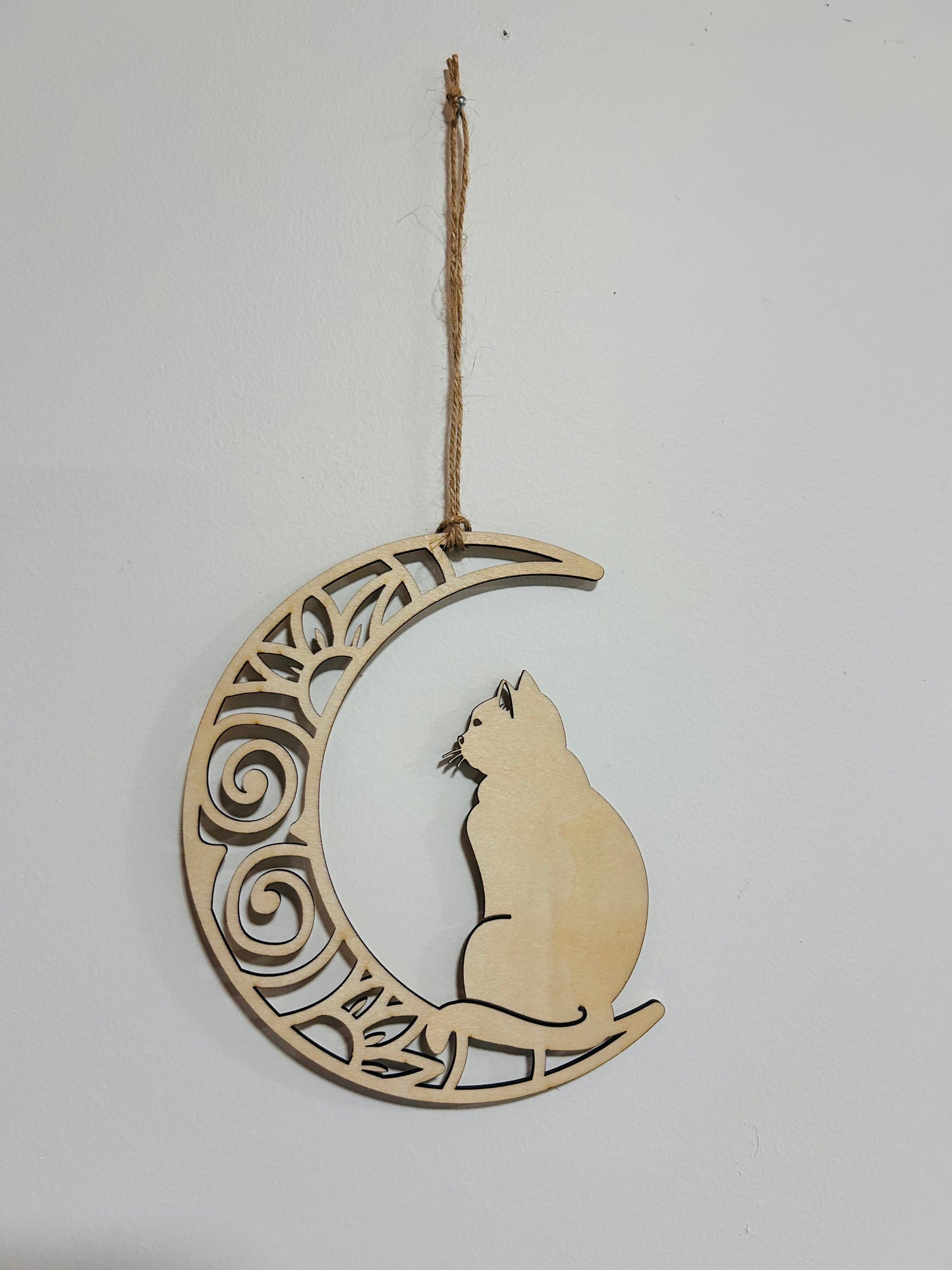 Suspension Murale Bois – Chat sur Croissant de Lune Le Bois Elégant