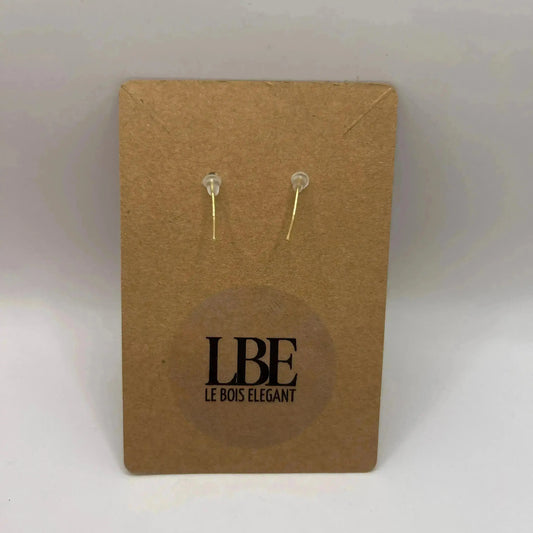 Fleur vintage Daisy de la marque Le Bois Elégant, détail de la fleur en bois avec pétales en forme de marguerite.