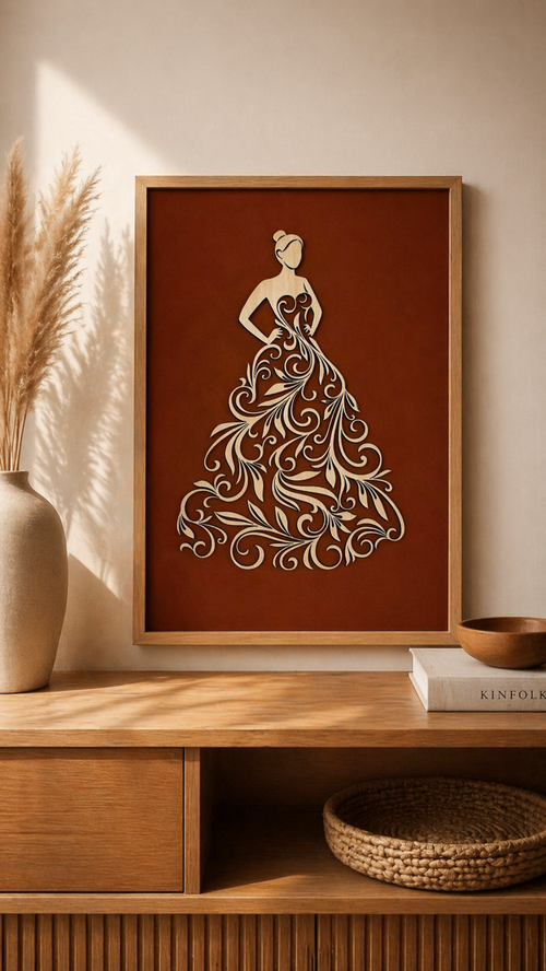 Robe de Bois en décoration de la marque Le Bois Elégant, pièce en bois sculpté avec détails élégants.