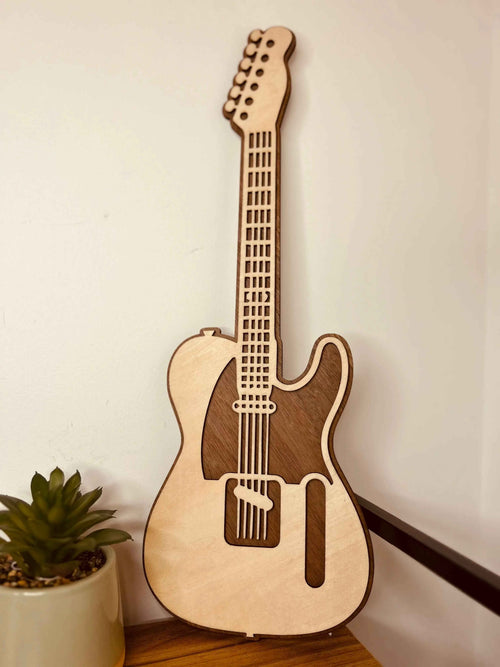 Guitare électrique décorative en bois de 42 cm de la marque Le Bois Élégant, idéale pour décoration musicale intérieure.