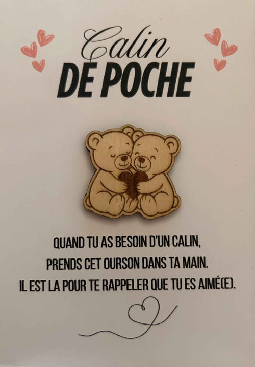Ourson en peluche Câlin de Poche de la marque Le Bois Elégant, petit et doux, parfait pour un câlin réconfortant.