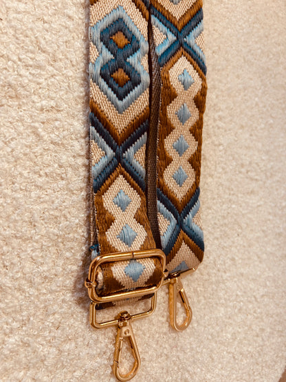 Sac en bois tribal de Le Bois Élégant, un modèle esthétique et fonctionnel, parfait pour les amateurs d'artisanat. Artisan, ARTISANAT, Sac en bois.