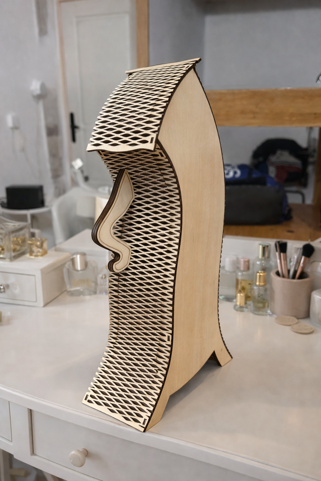 Chiffonnier de décoration Plumette en bois par Le Bois Elégant, design élégant avec finition naturelle.