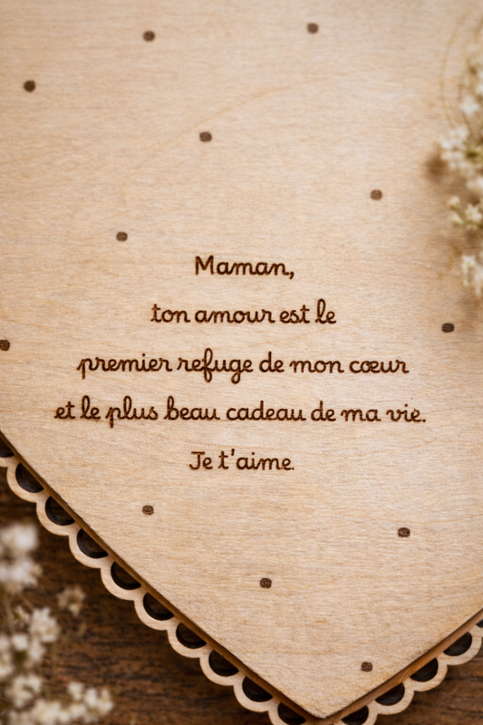 Bougeoir cœur en bois de Le Bois Elégant, cadeau fête des mères, décor romantique en bois pour maman.