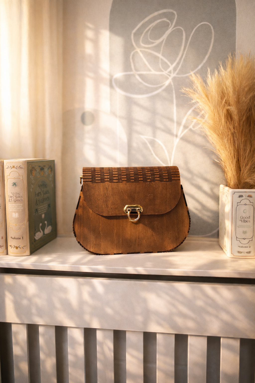 Sac en bois de rose par Le Bois Elégant, design élégant avec poignée en cuir et finition raffinée.