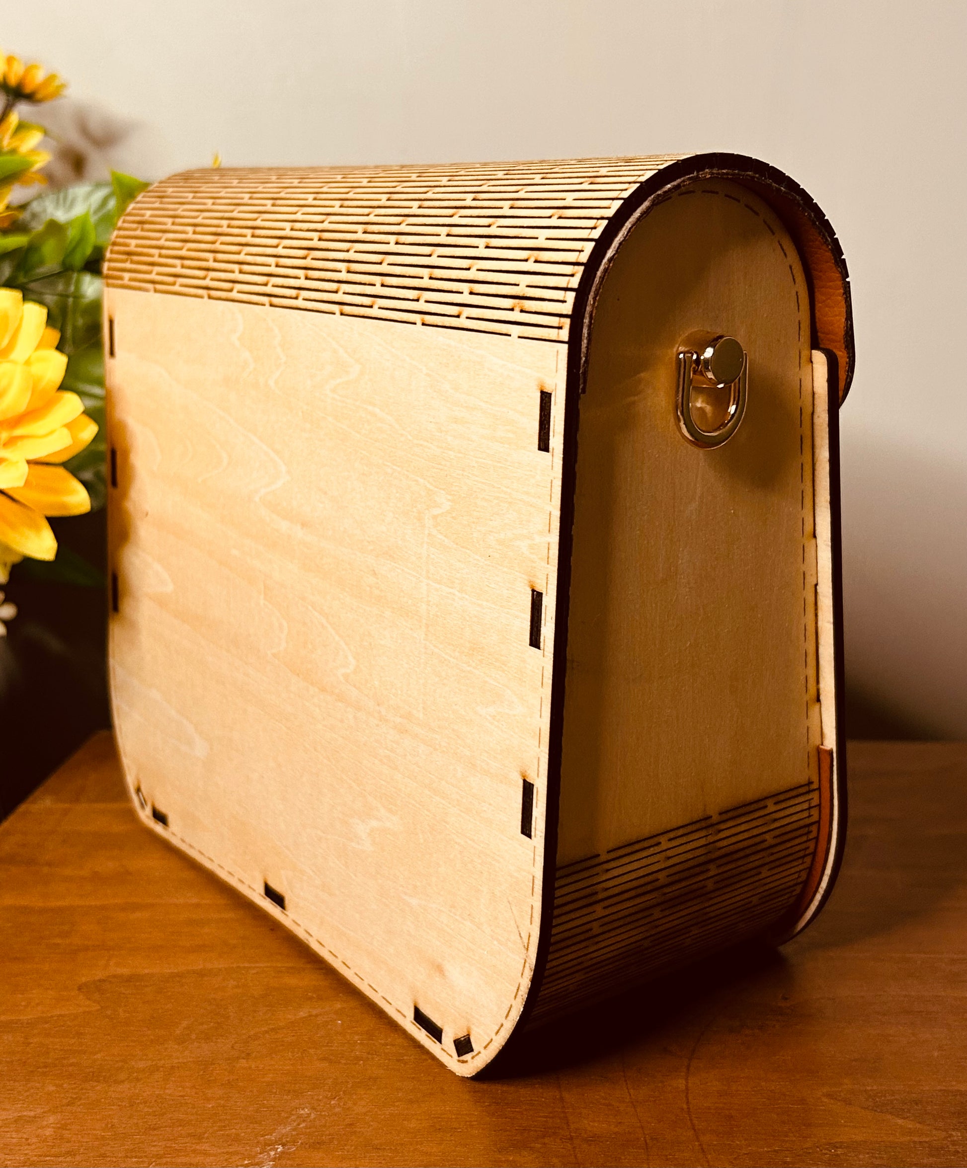 Détail de la structure du sac en bois Laly de Le Bois Elégant, reflétant l'artisanat, le style et l'élégance, un sac en bois élégant, artisan, ARTISANAT, Sac en bois.