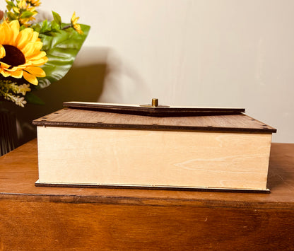 Sac en bois Ophélie de Le Bois Elégant vu de côté, mettant en évidence ses détails de fabrication artisanale. Artisan, ARTISANAT, Sac en bois.
