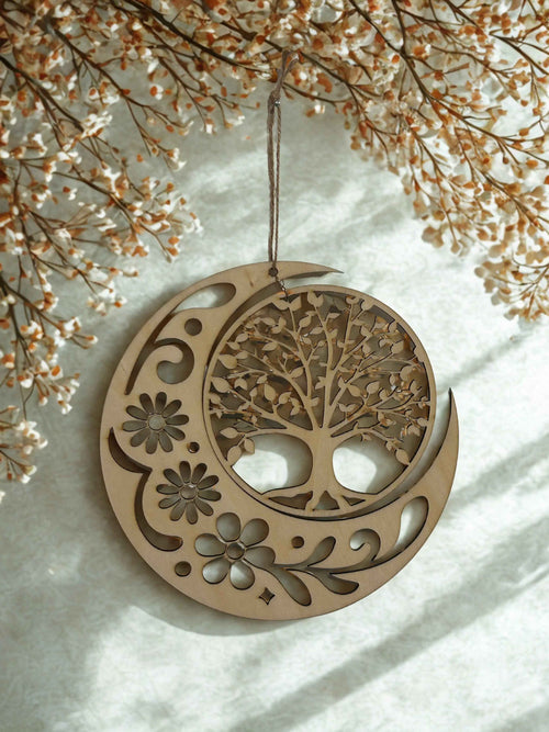 Suspension murale « Arbre de Vie & Lune » en bois, vue de détail