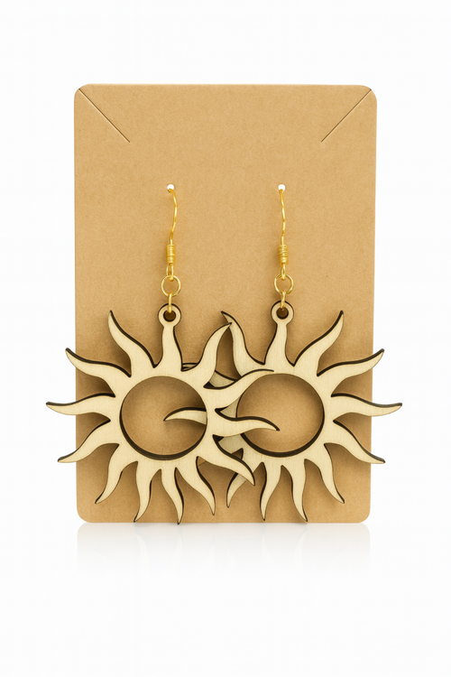 Boucles Soleil en bois naturel de la marque Le Bois Elégant, mettant en valeur leur design élégant et leur finition soignée.