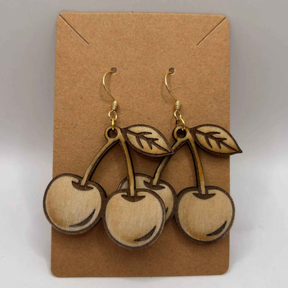 Cerizette en bois de Le Bois Elégant, détail artisanal avec finition soignée, présentée sur fond neutre.