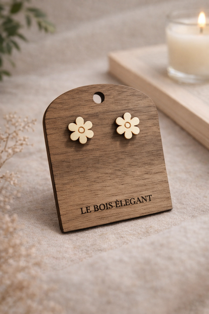 Boucles d’oreilles Pâquerette en or Le Bois Elégant, délicates fleurs en métal doré, parfaites pour un style élégant.