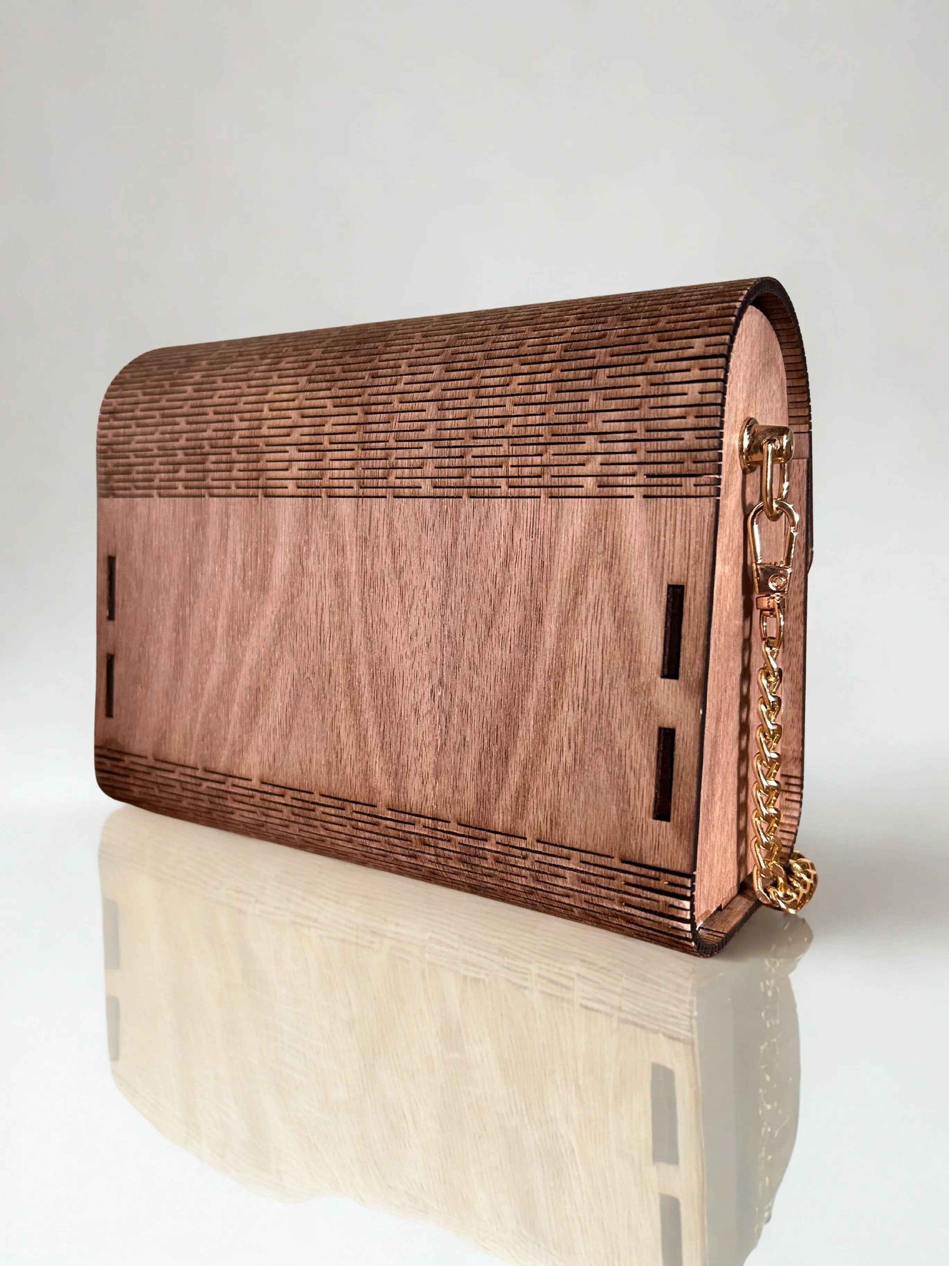 Charmeur en bois élégant de la marque Le Bois Élégant, finition lisse avec détails raffinés.