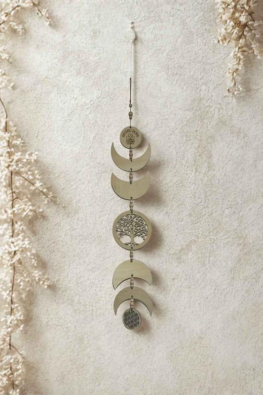 Suspension murale personnalisable en forme de phases de lune, 76 cm, par Le Bois Elégant, en bois élégant et moderne.