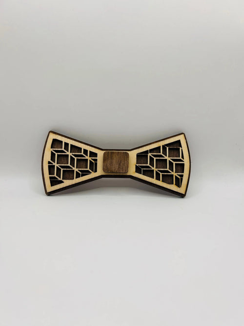 Noeud papillon en bois Le Bois Élégant, finition lisse et naturelle, présenté sur un fond neutre.