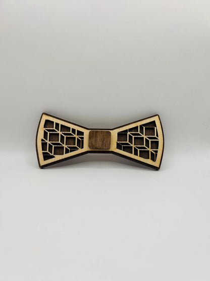 Noeud papillon en bois Le Bois Élégant, finition lisse et naturelle, présenté sur un fond neutre.