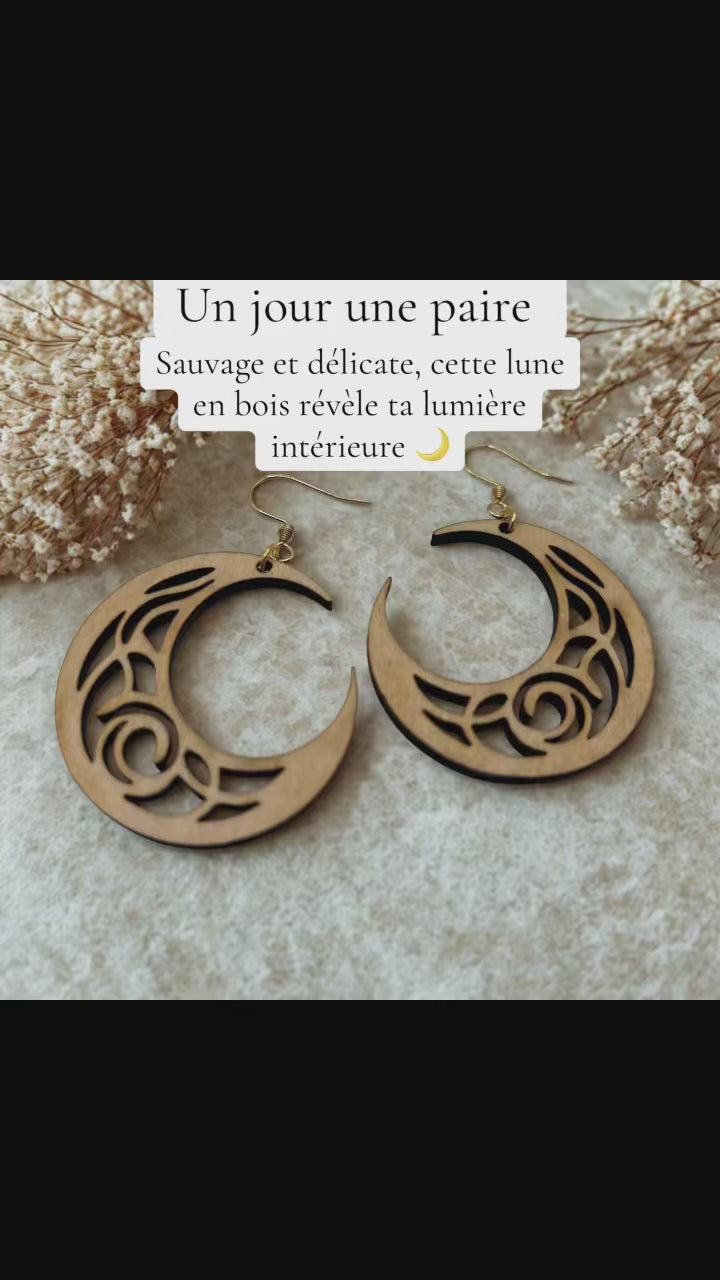 Boucles d'oreille Lunara en bois de Le Bois Elégant, finition soignée avec détails raffinés